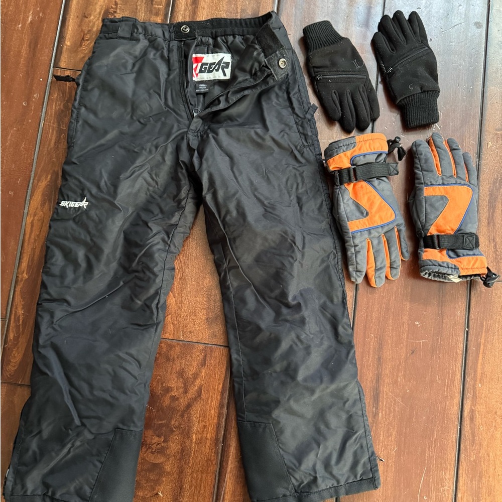 Black kids snow Pants and gloves